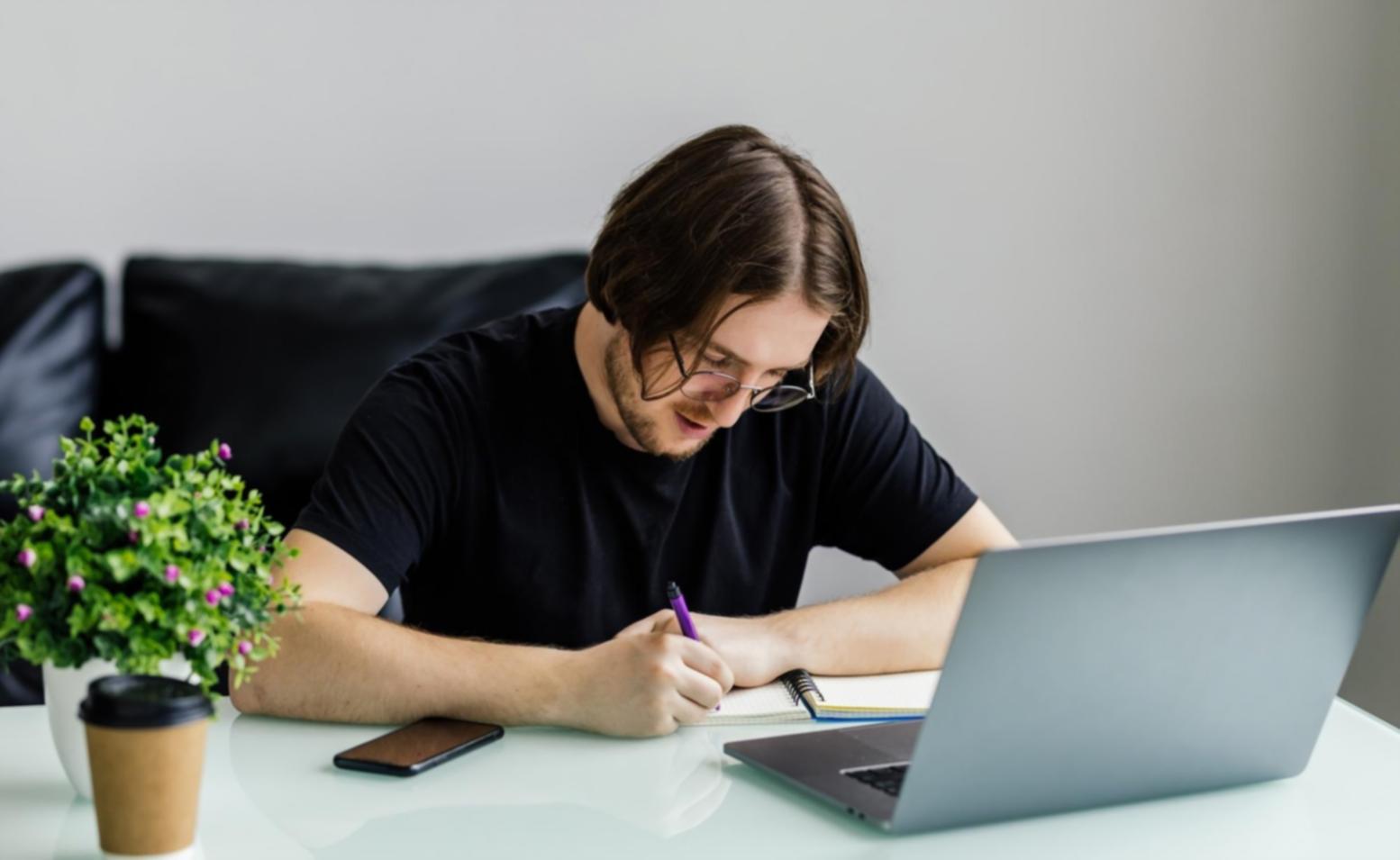 Analyse de tableaux financiers et reporting